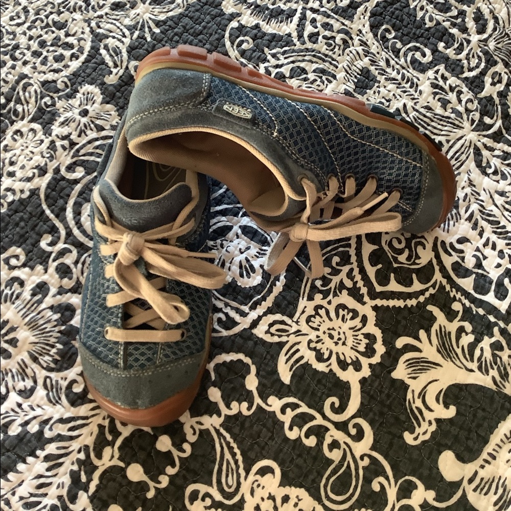 KEEN shoes